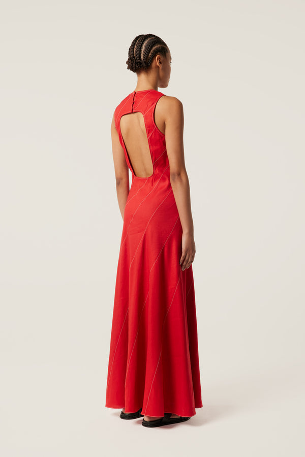Robe rouge à découpes