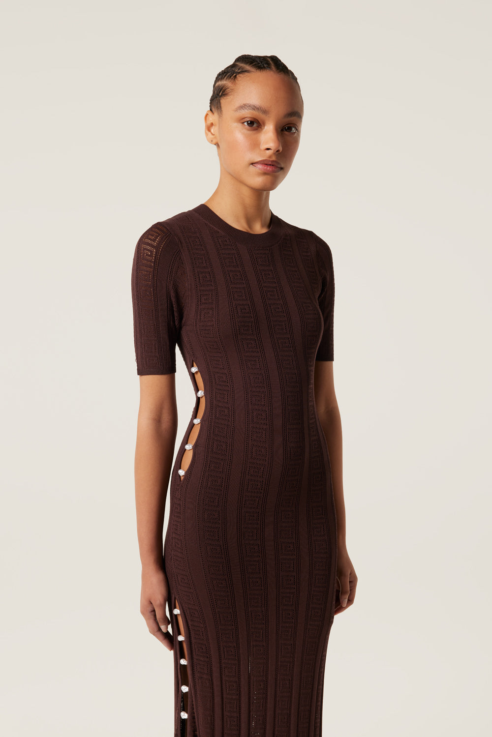 Robe longue à motifs ajourés