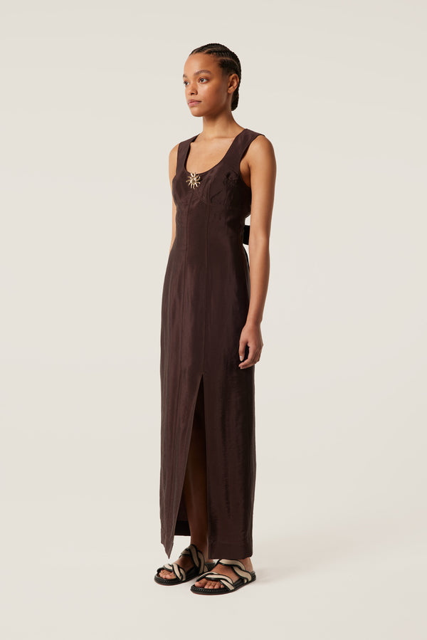 Backless fitted dress