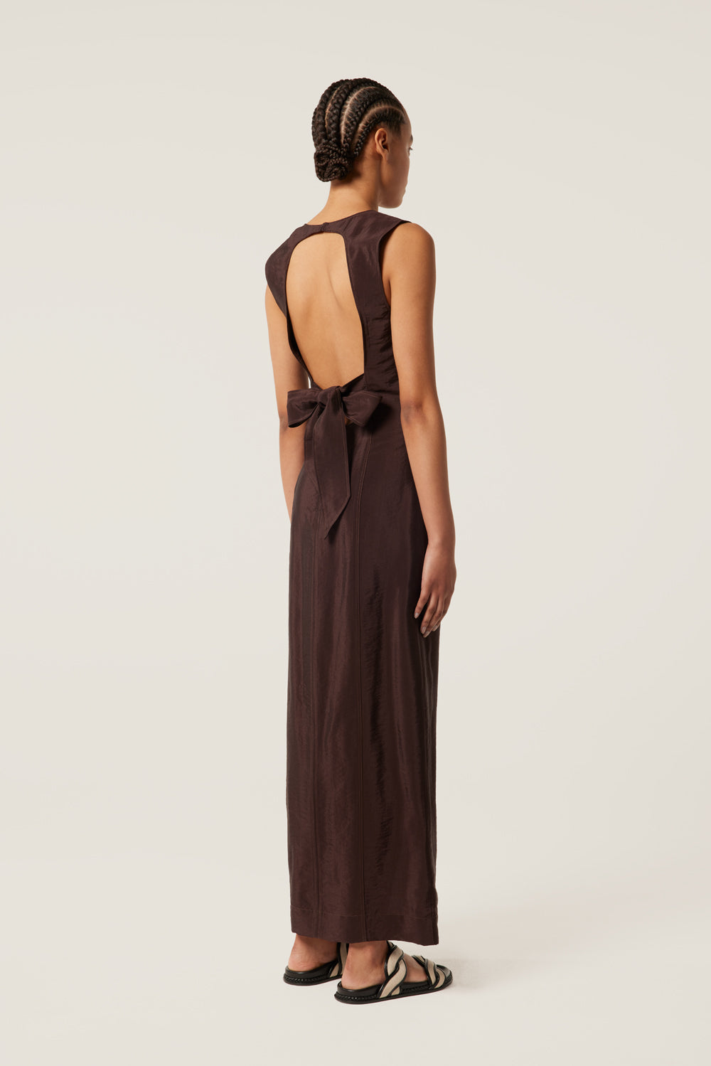 Backless fitted dress