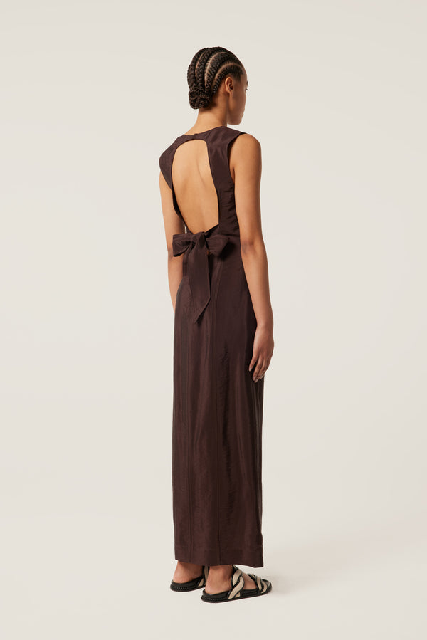 Backless fitted dress