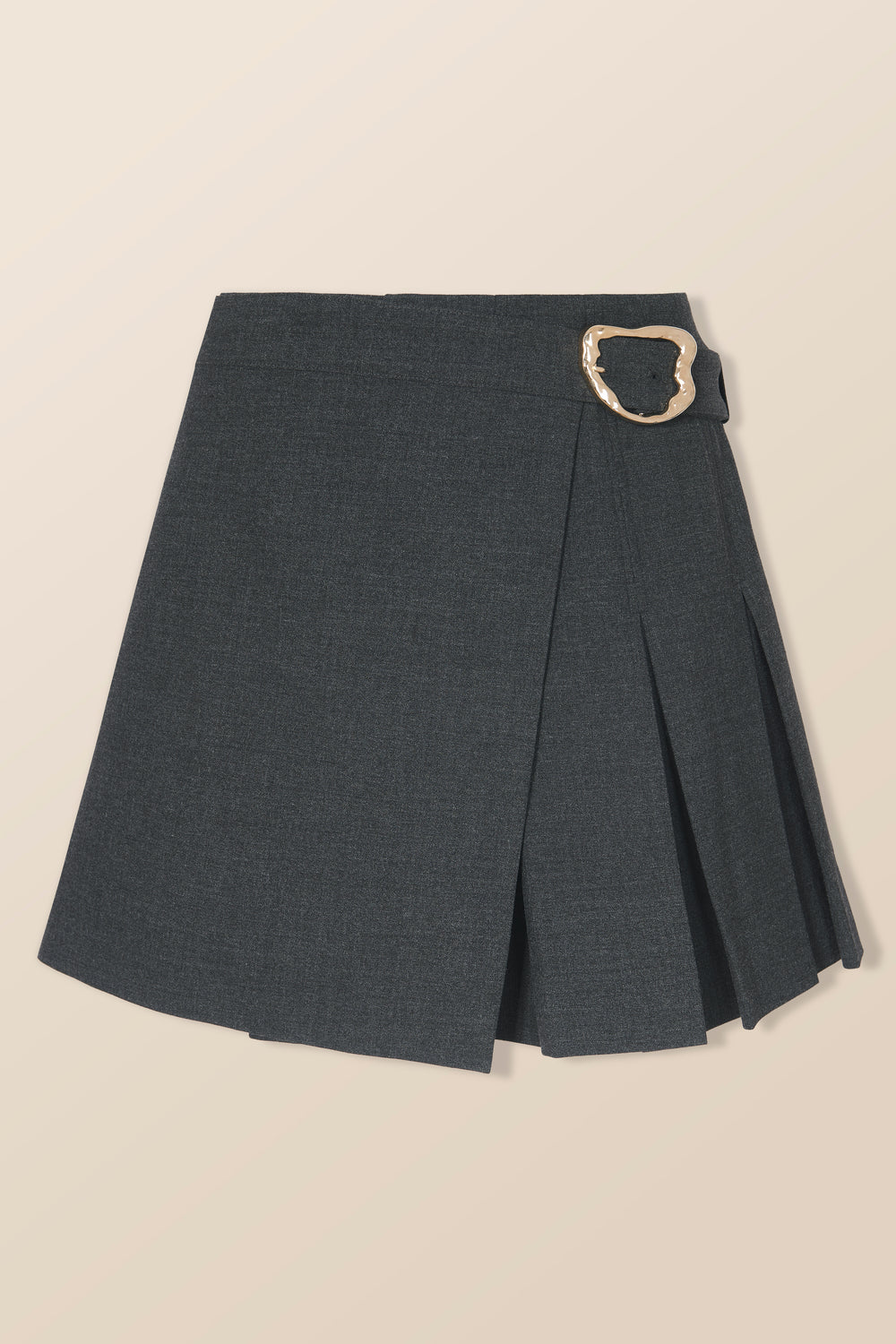 Short pleated skirt with flap