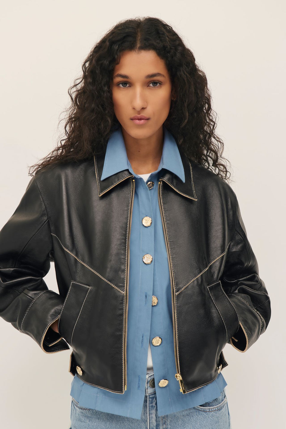 Veste en cuir à bords francs