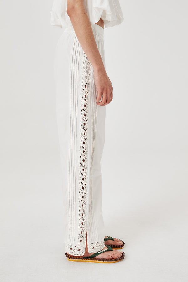 Pantalon léger à broderie