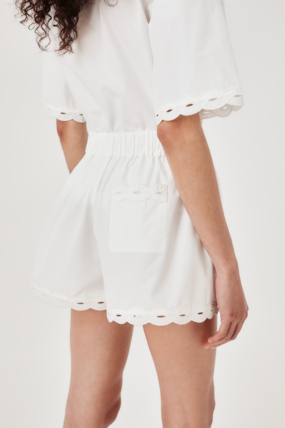 Shorts with braid trim