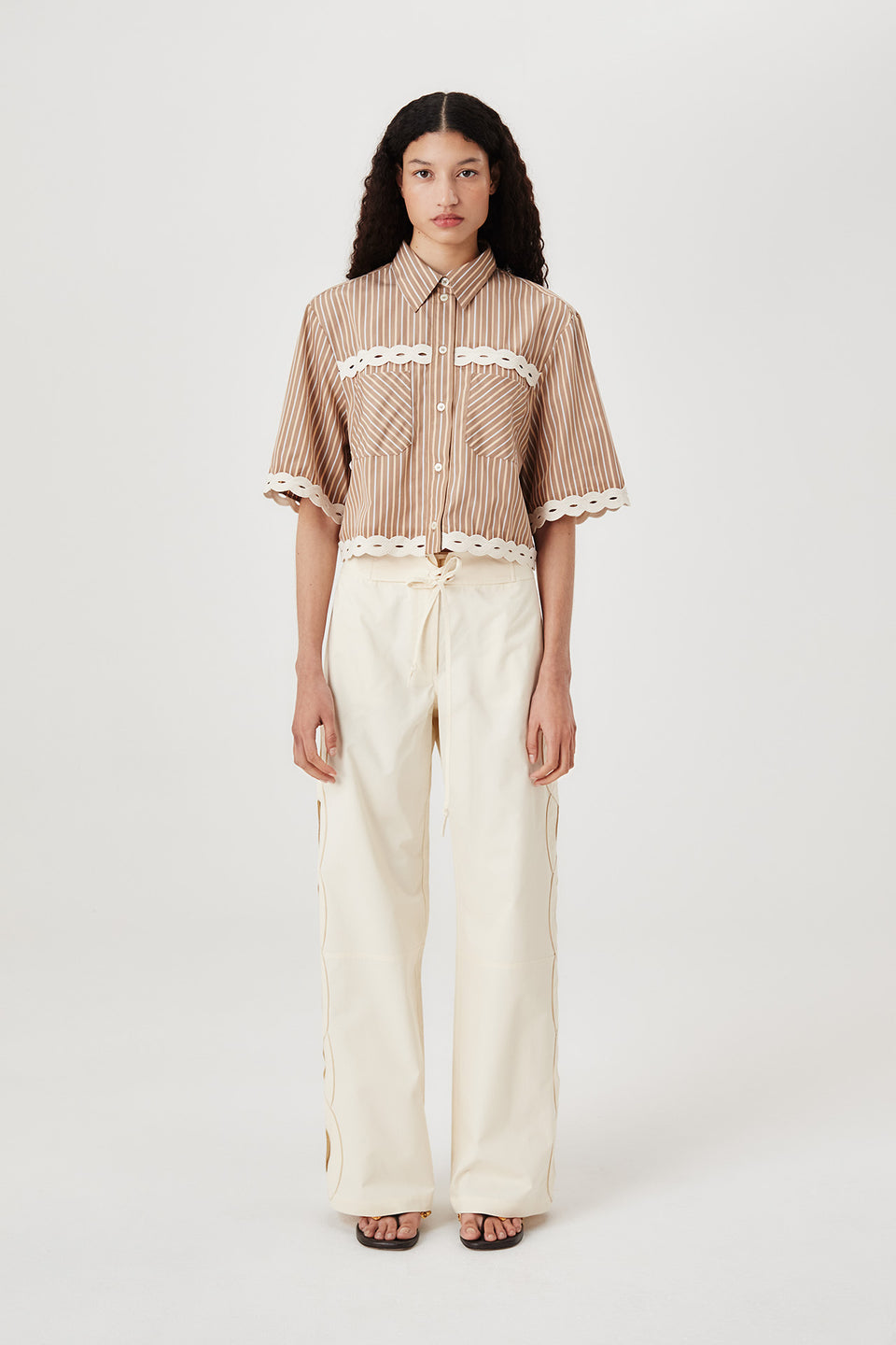Chemise courte à rayures et tresses