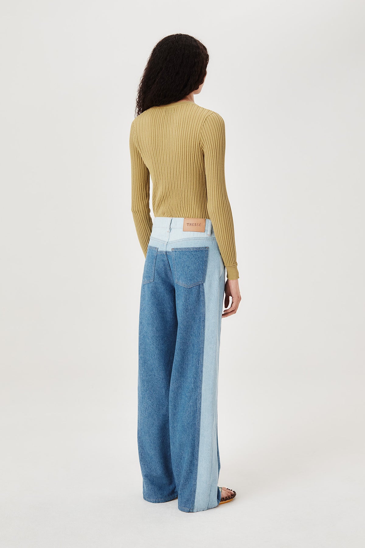 Top en maille à perles dorées