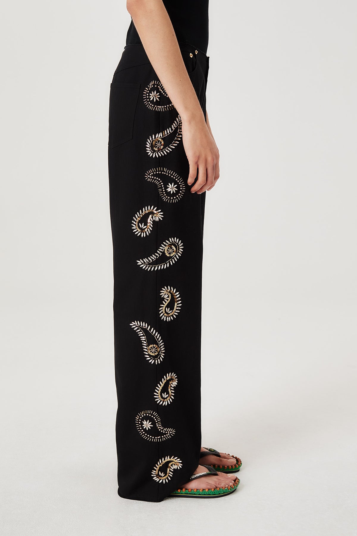 Pantalon brodé