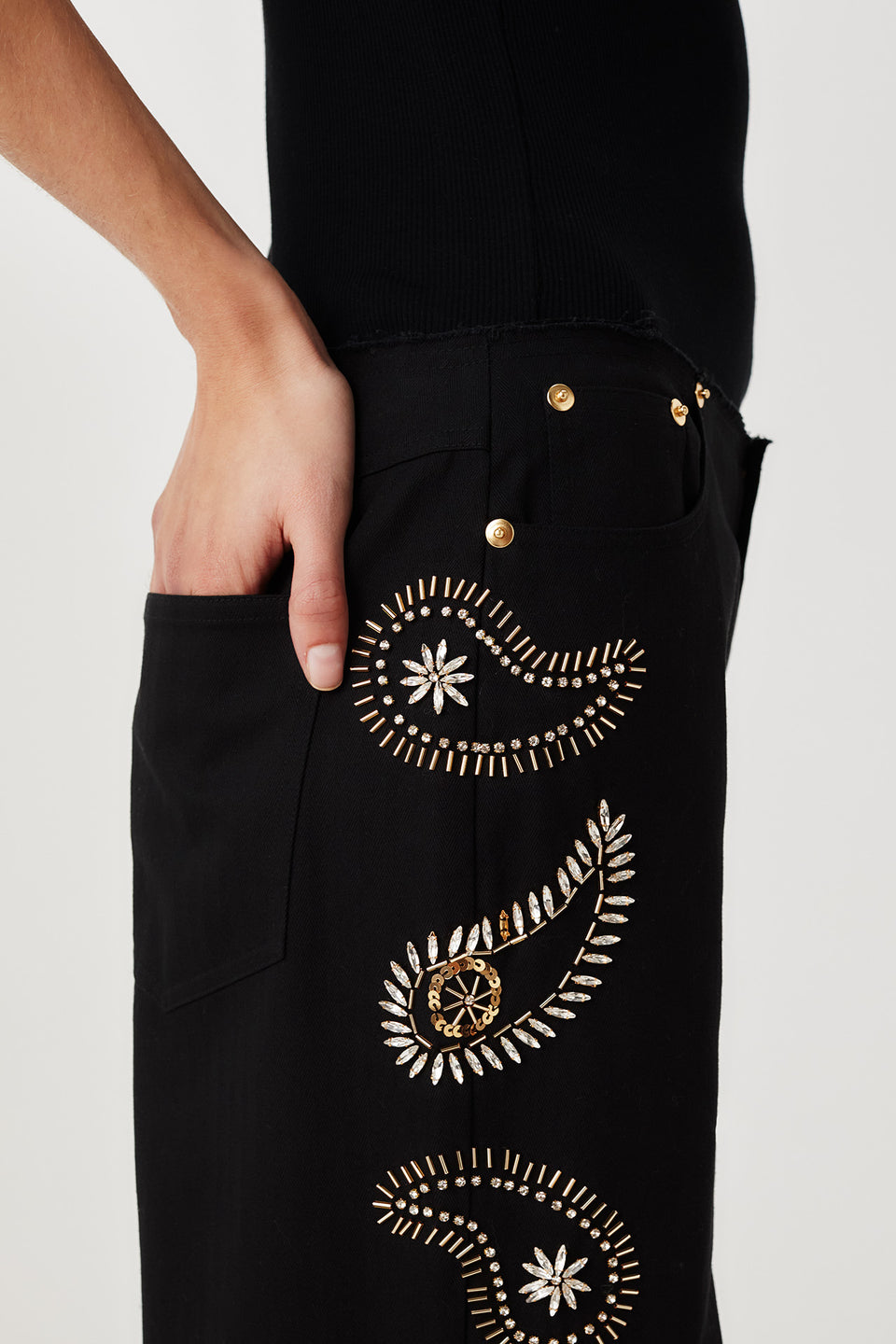 Pantalon brodé