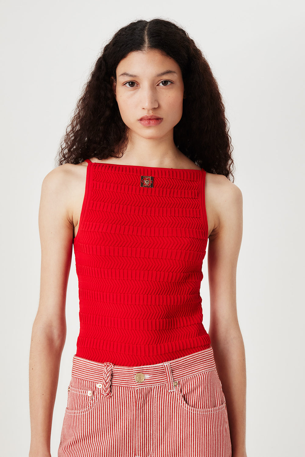 Top en maille à bijoux carré doré