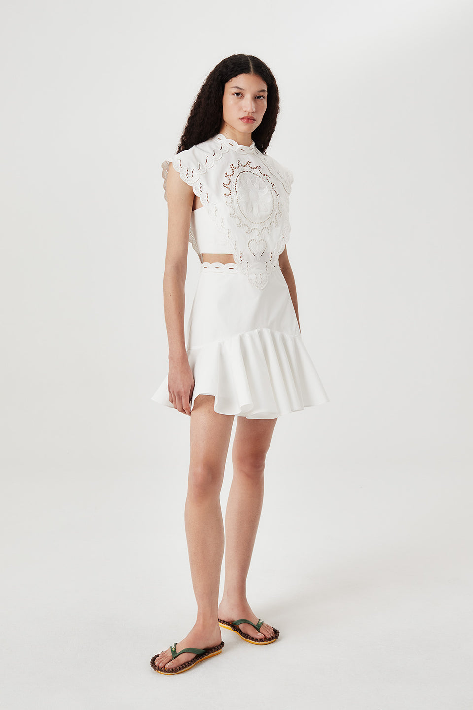 Robe courte en broderie anglaise