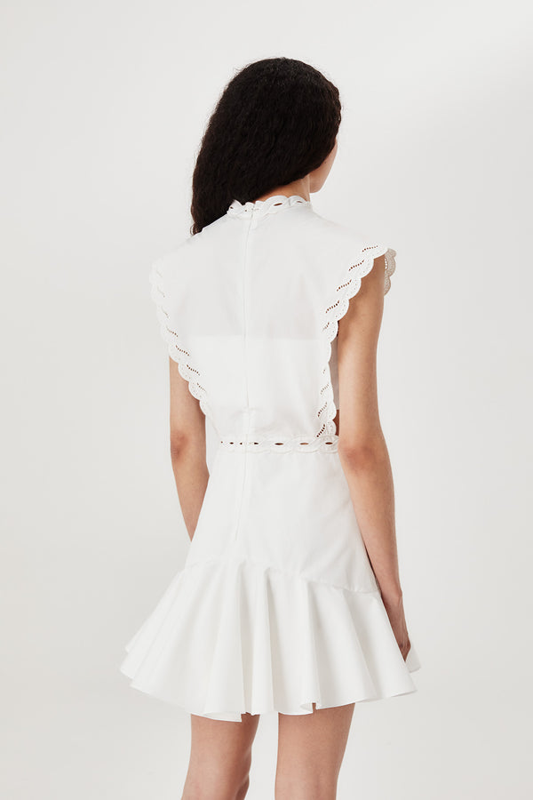 Robe courte en broderie anglaise