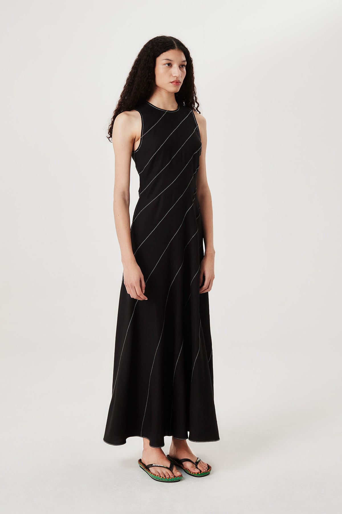 Robe longue à découpes