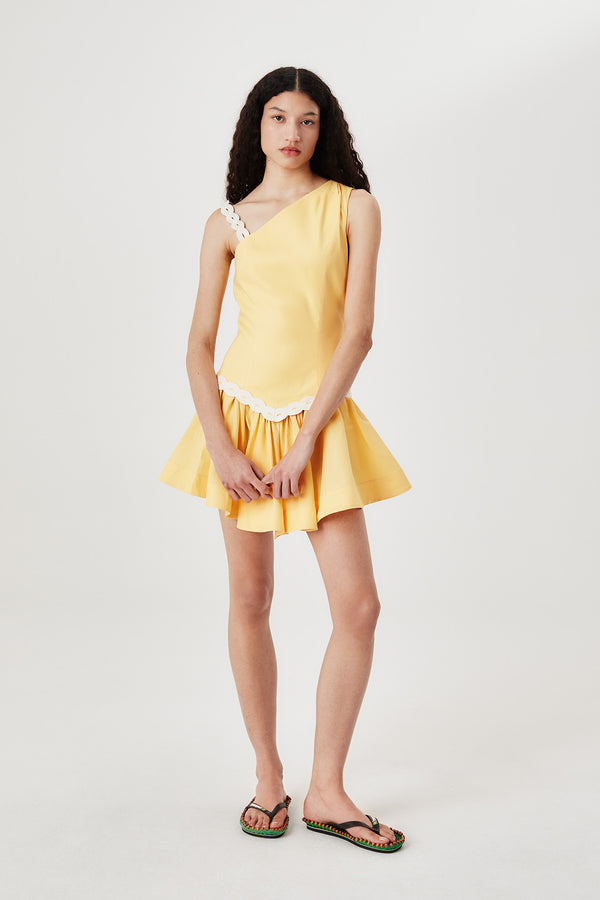 Short dress with pointed cutout