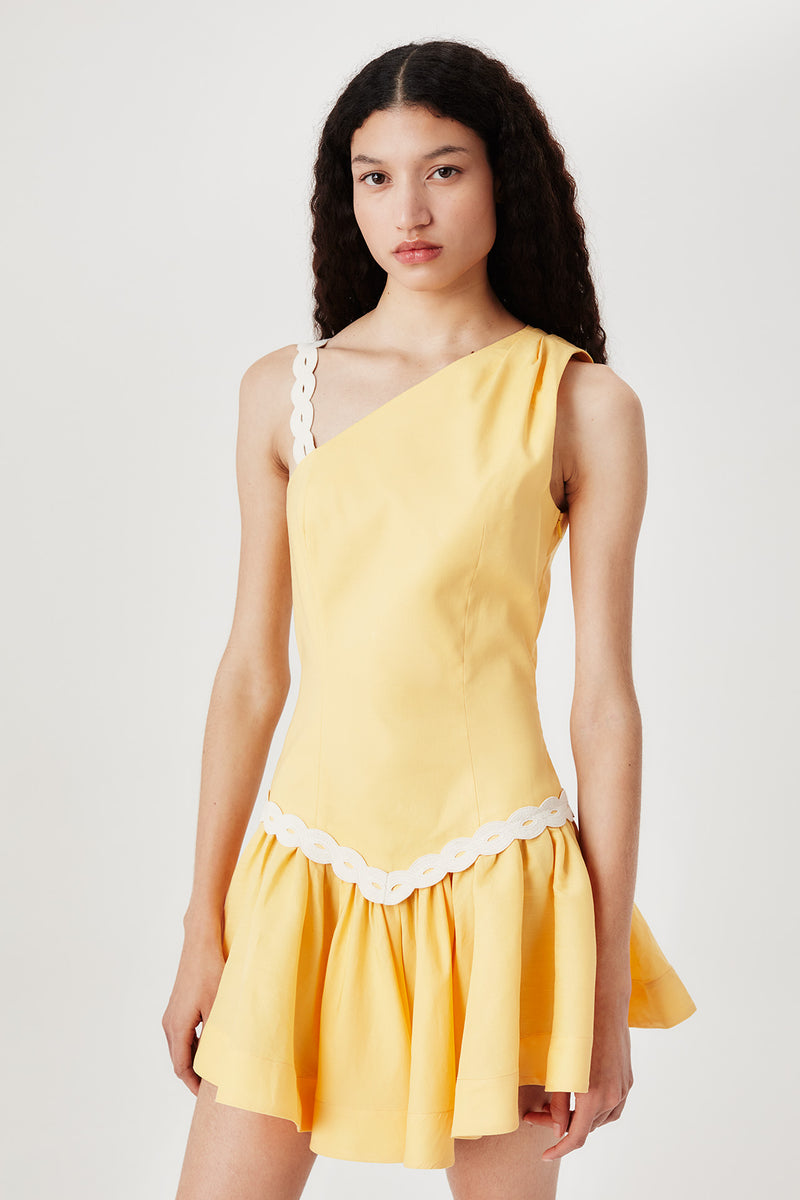 Short dress with pointed cutout