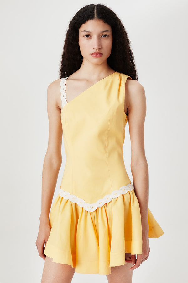 Short dress with pointed cutout