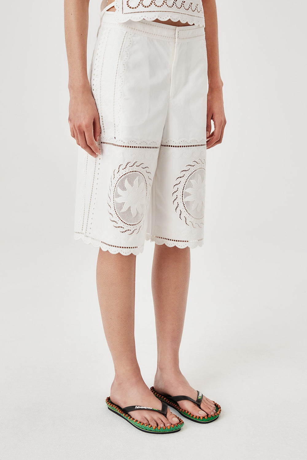 Bermuda en broderie anglaise