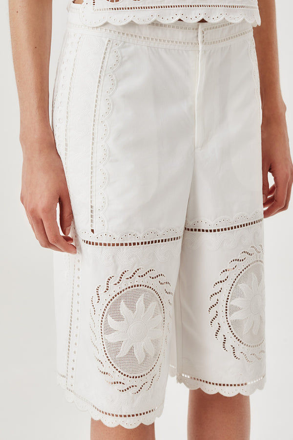 Bermuda en broderie anglaise
