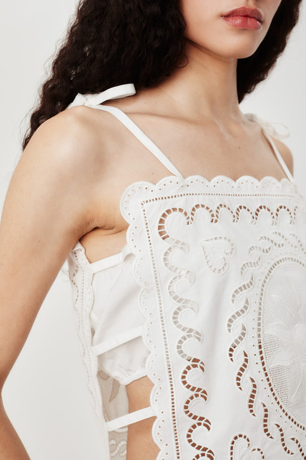 Top en broderie anglaise