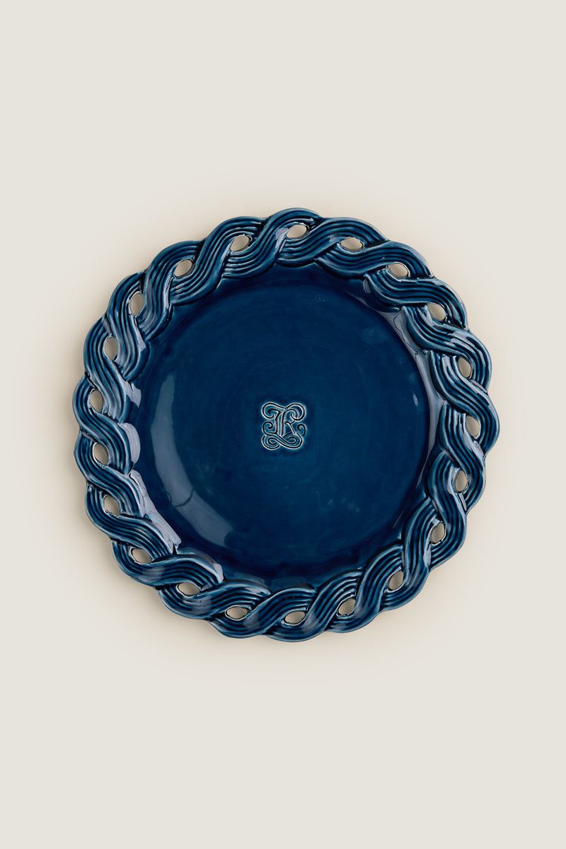 Dinner plate with braided edges