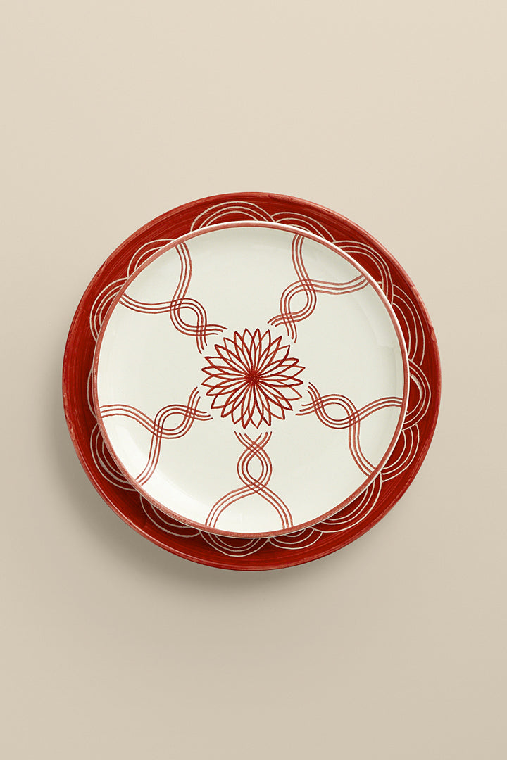 Dinner plate with Tressé patterns