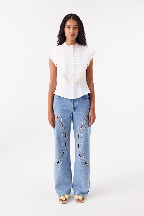 Fitted shirt with a pleated front panel