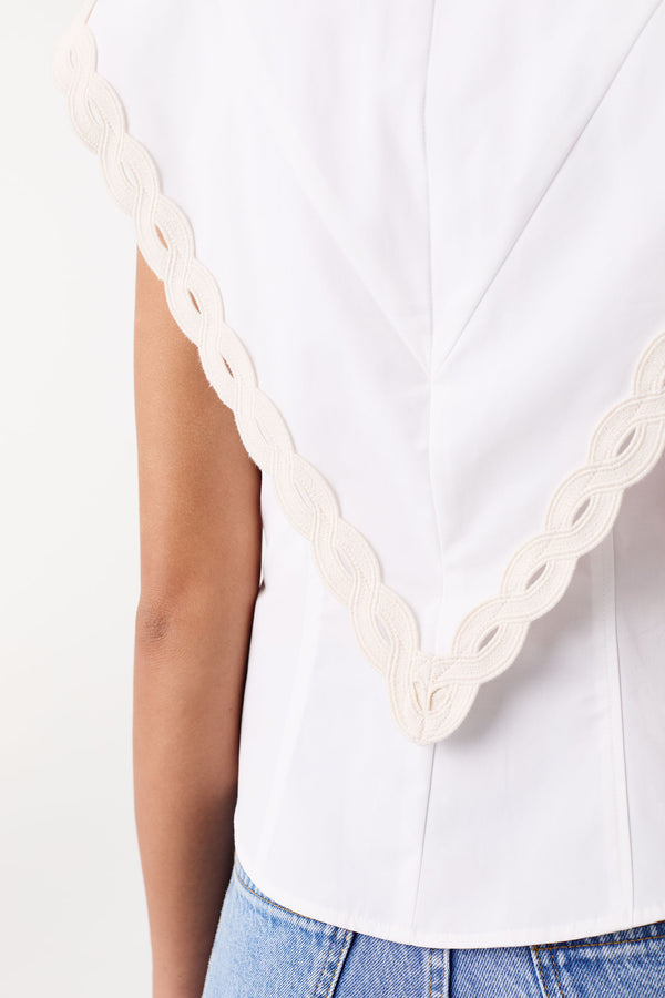 Fitted shirt with a pleated front panel