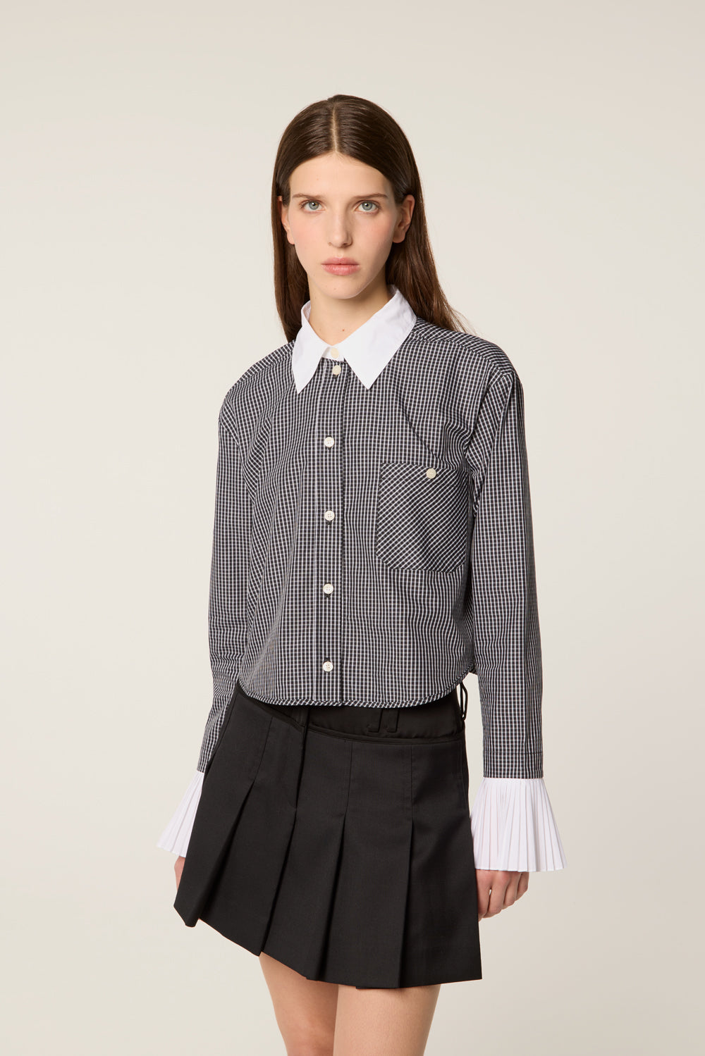 Short pleated skirt