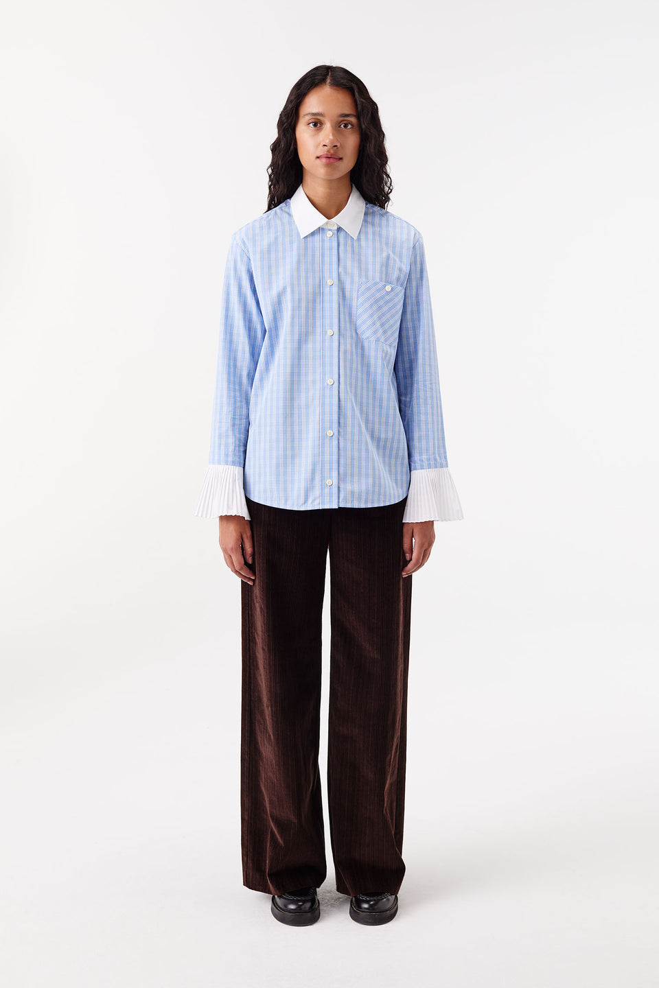 Shirt with pleated cuffs
