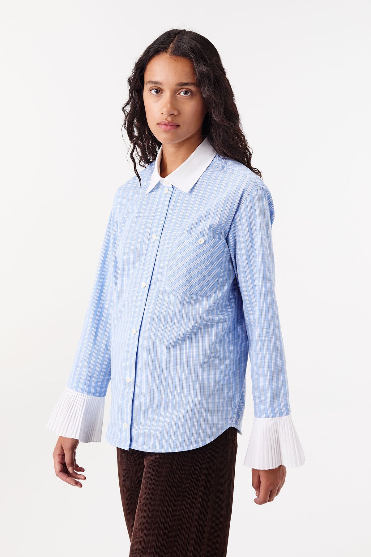 Shirt with pleated cuffs