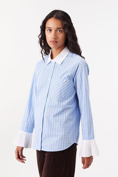 Chemise à poignets plissés