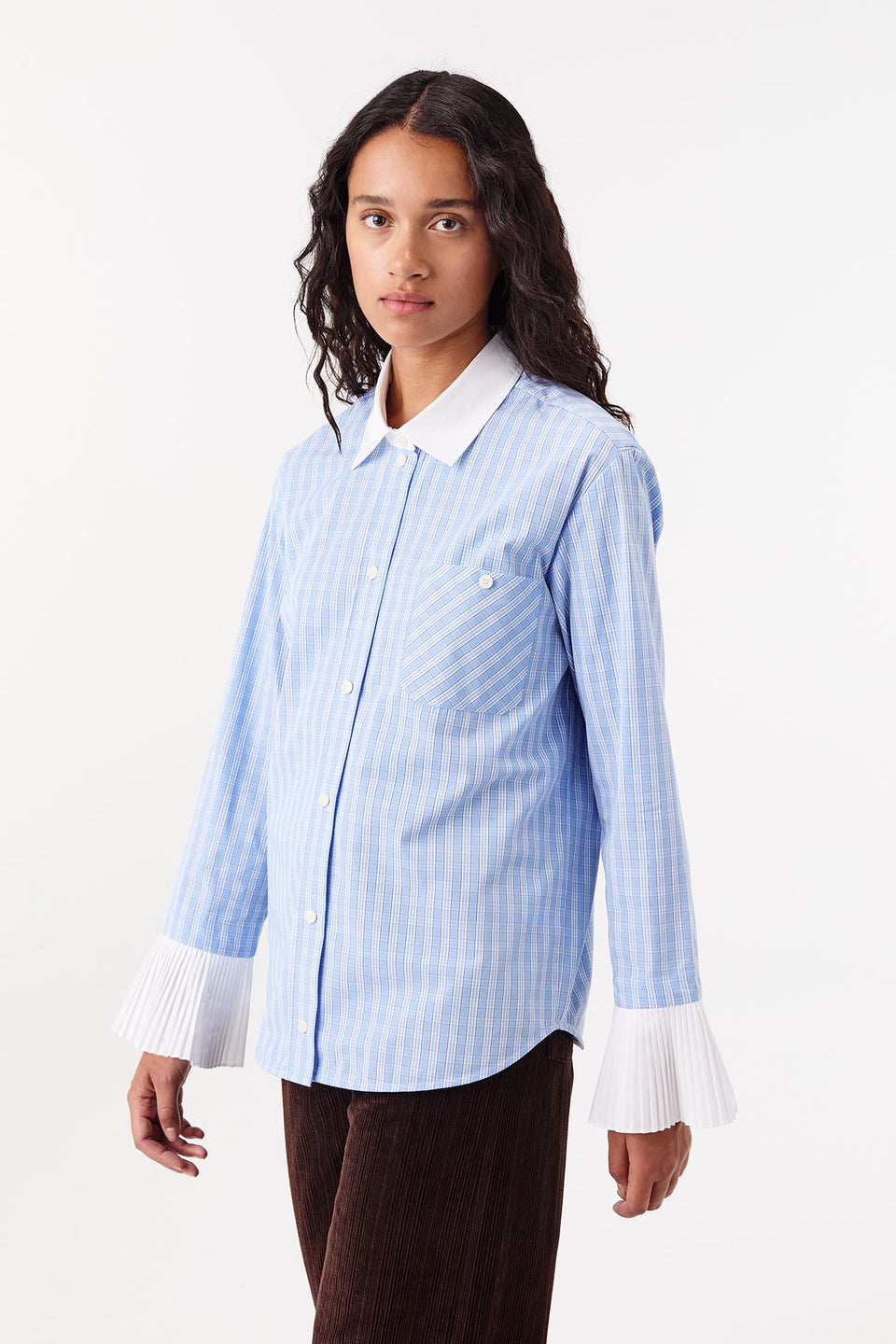 Shirt with pleated cuffs