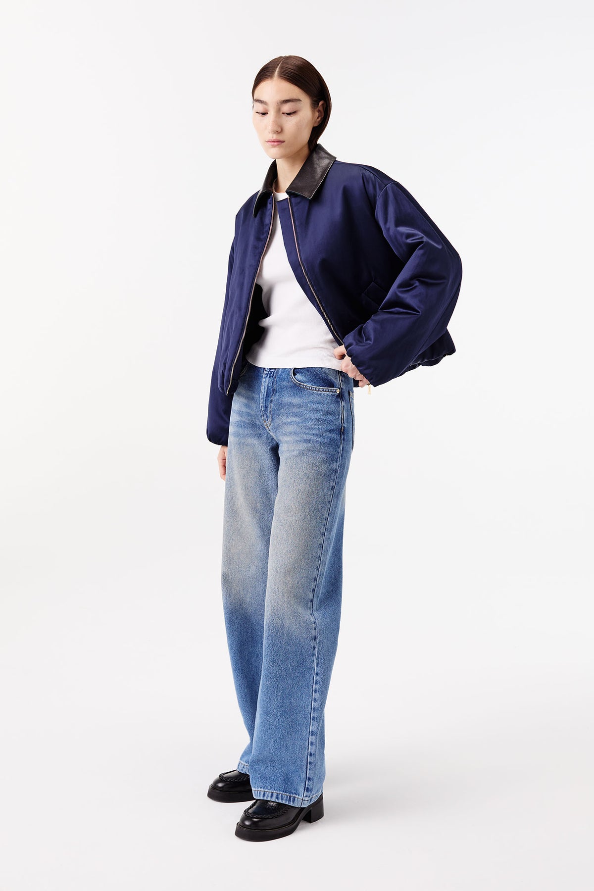Blouson aus Satin und Lederkragen