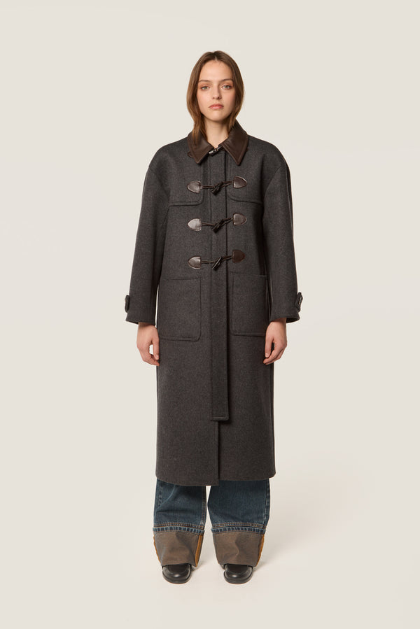 Duffle coat with leather collar