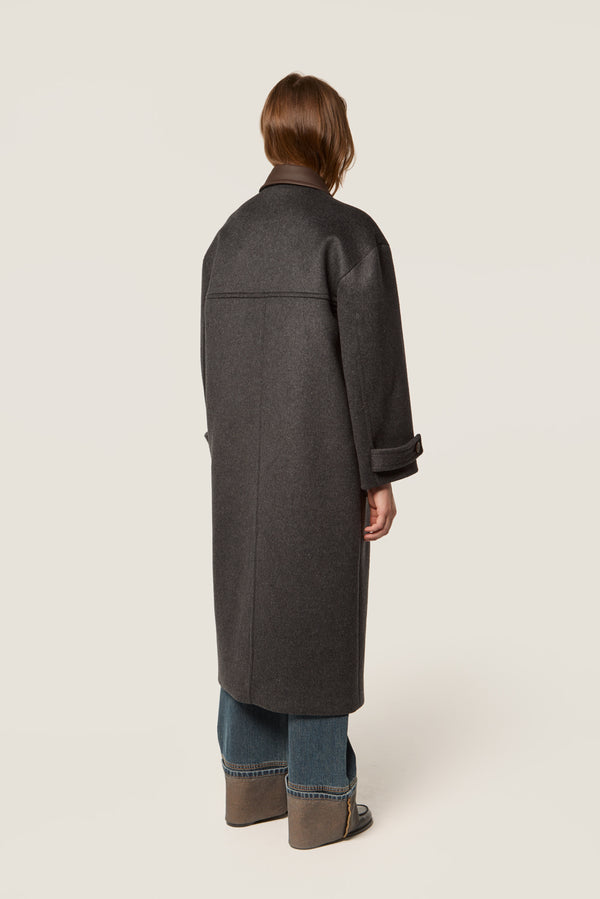 Duffle coat with leather collar