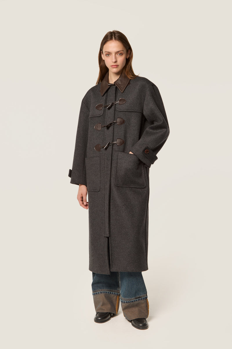 Duffle coat with leather collar