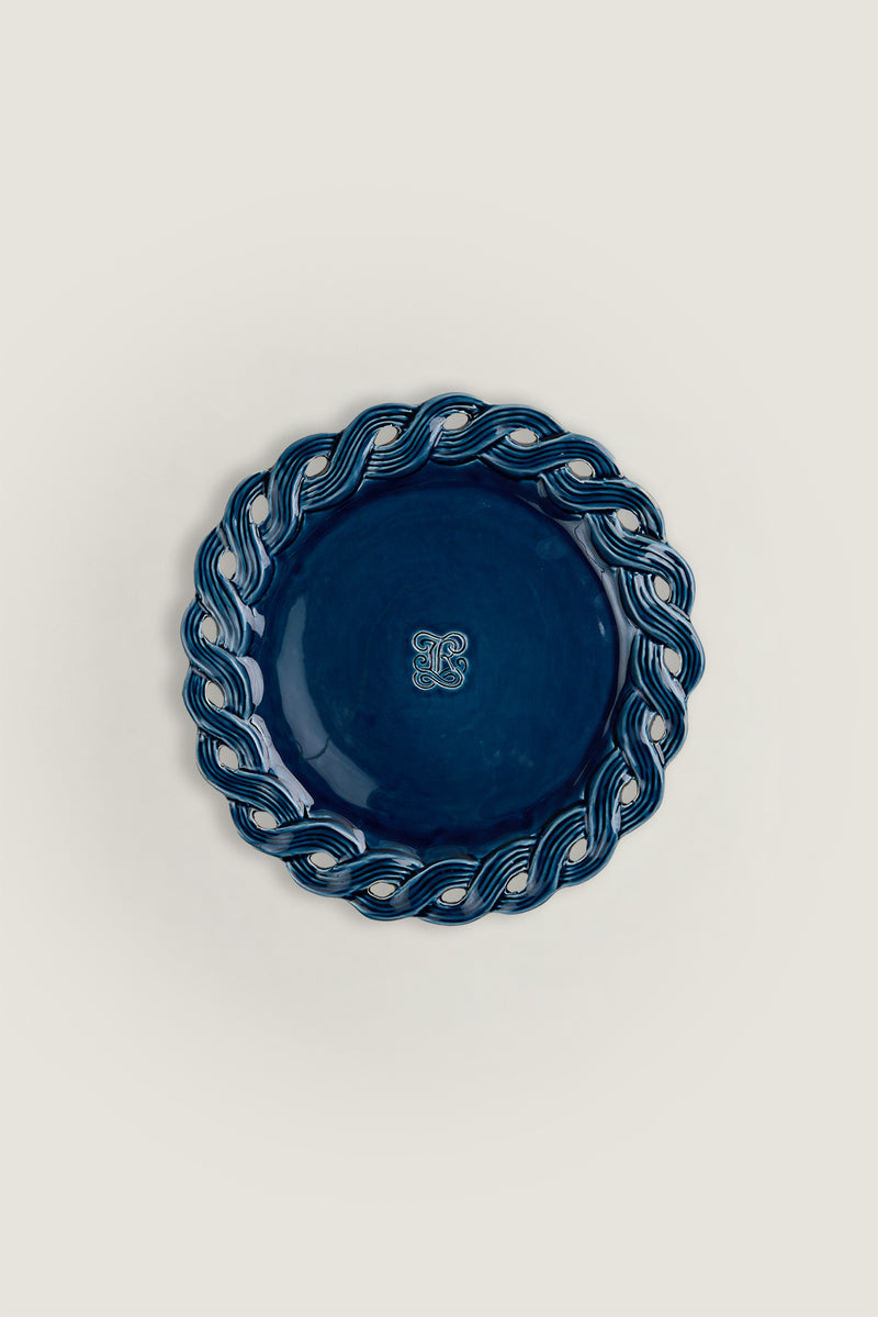 Dinner plate with braided edges