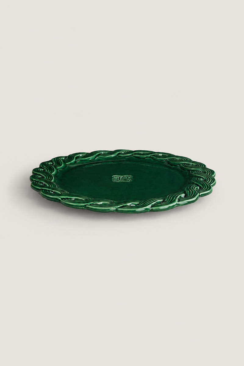 Dinner plate with braided edges