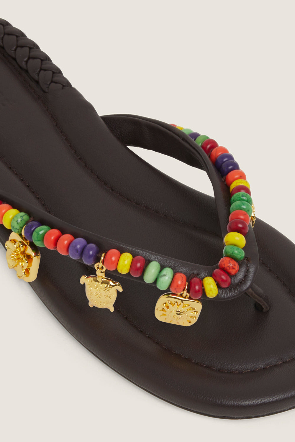 Tong en cuir à perles multicolores