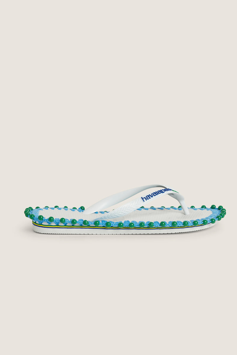 Sandales customisées en crochet et perles brodées à la main