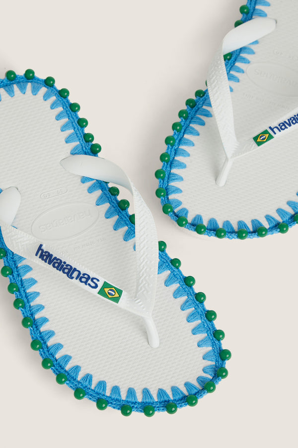 Sandales customisées en crochet et perles brodées à la main