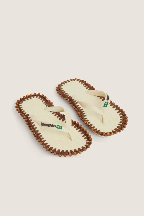 Sandales customisées en crochet et perles brodées à la main