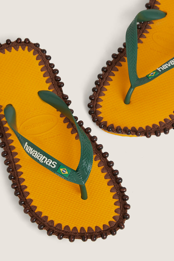 Sandales customisées en crochet et perles brodées à la main