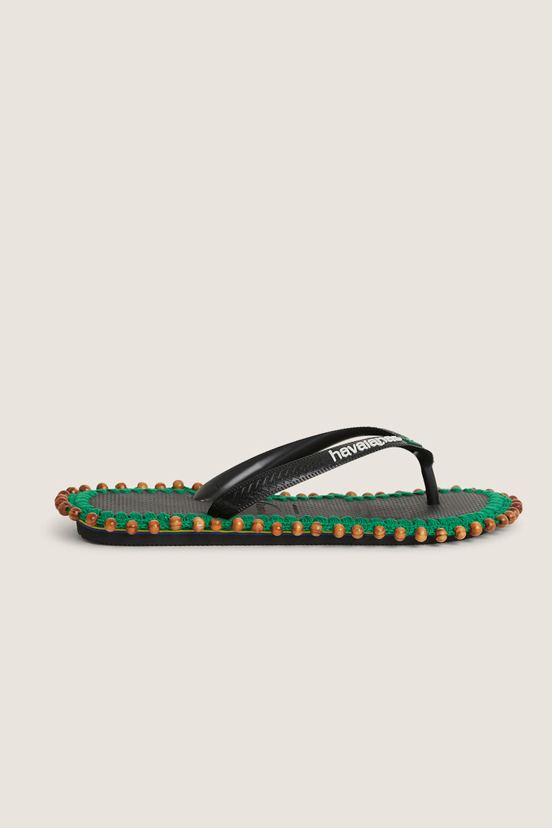Sandales customisées en crochet et perles brodées à la main