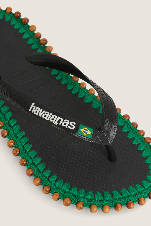 Sandales customisées en crochet et perles brodées à la main