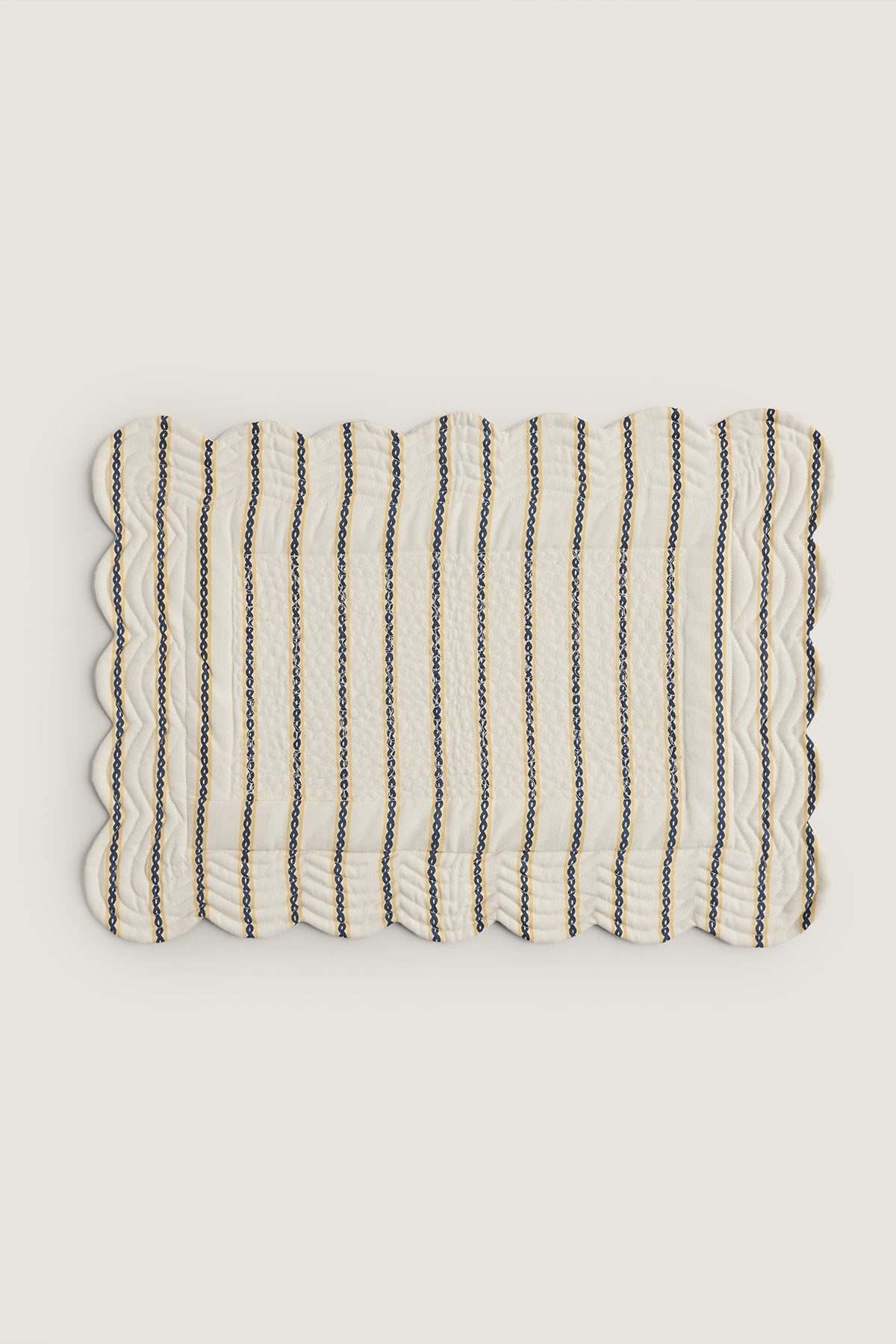 Mantel individual de lino bordado
