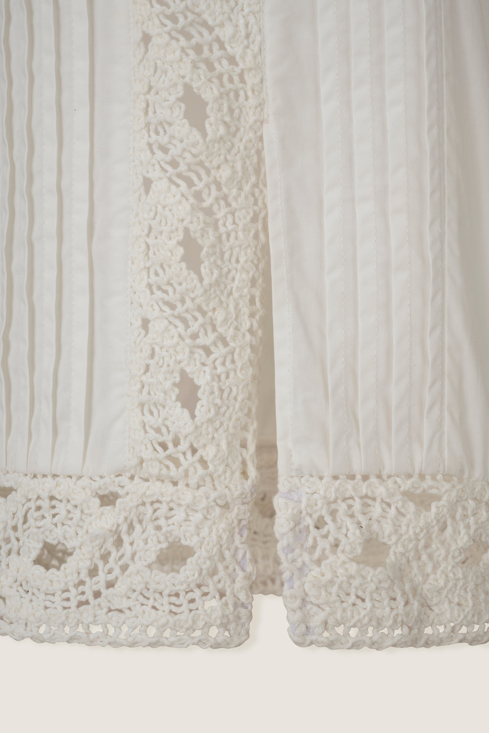 Lightweight embroidered trousers