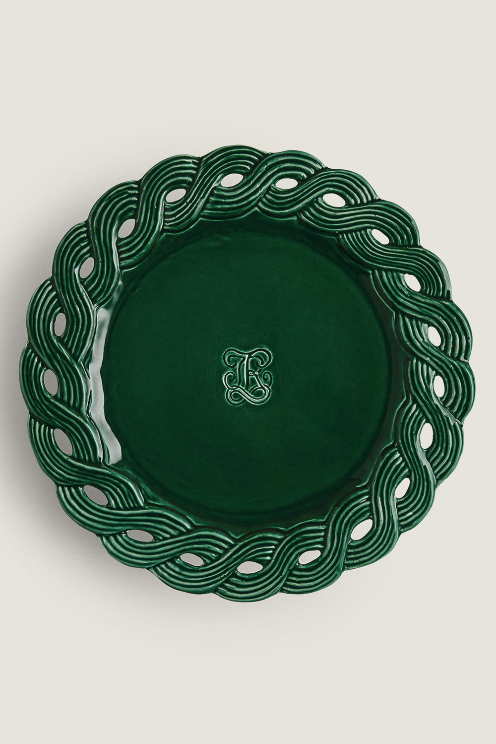 Ceramic pie dish with braided rim