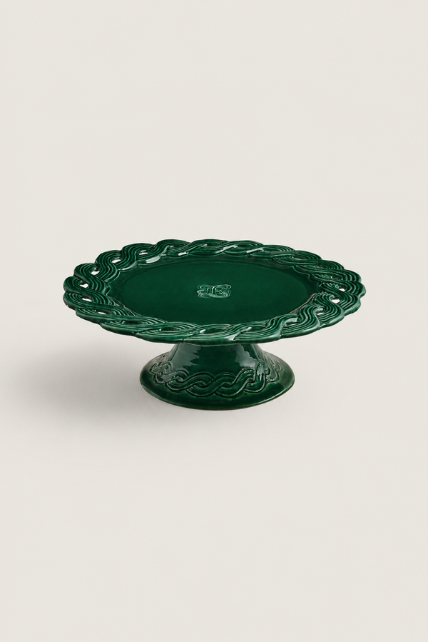 Ceramic pie dish with braided rim