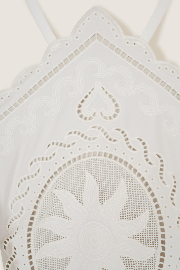 Robe longue en broderie anglaise